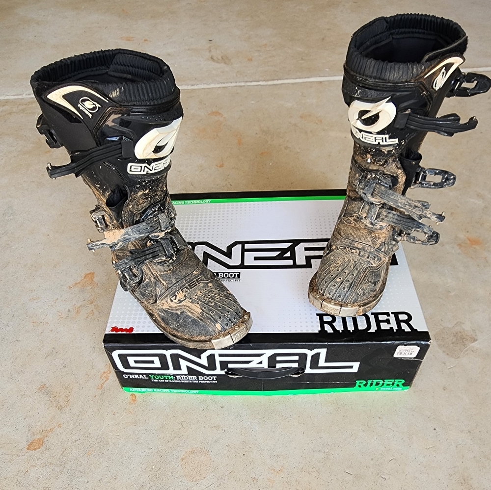 Youth Size 3 O'Neill riding boots
